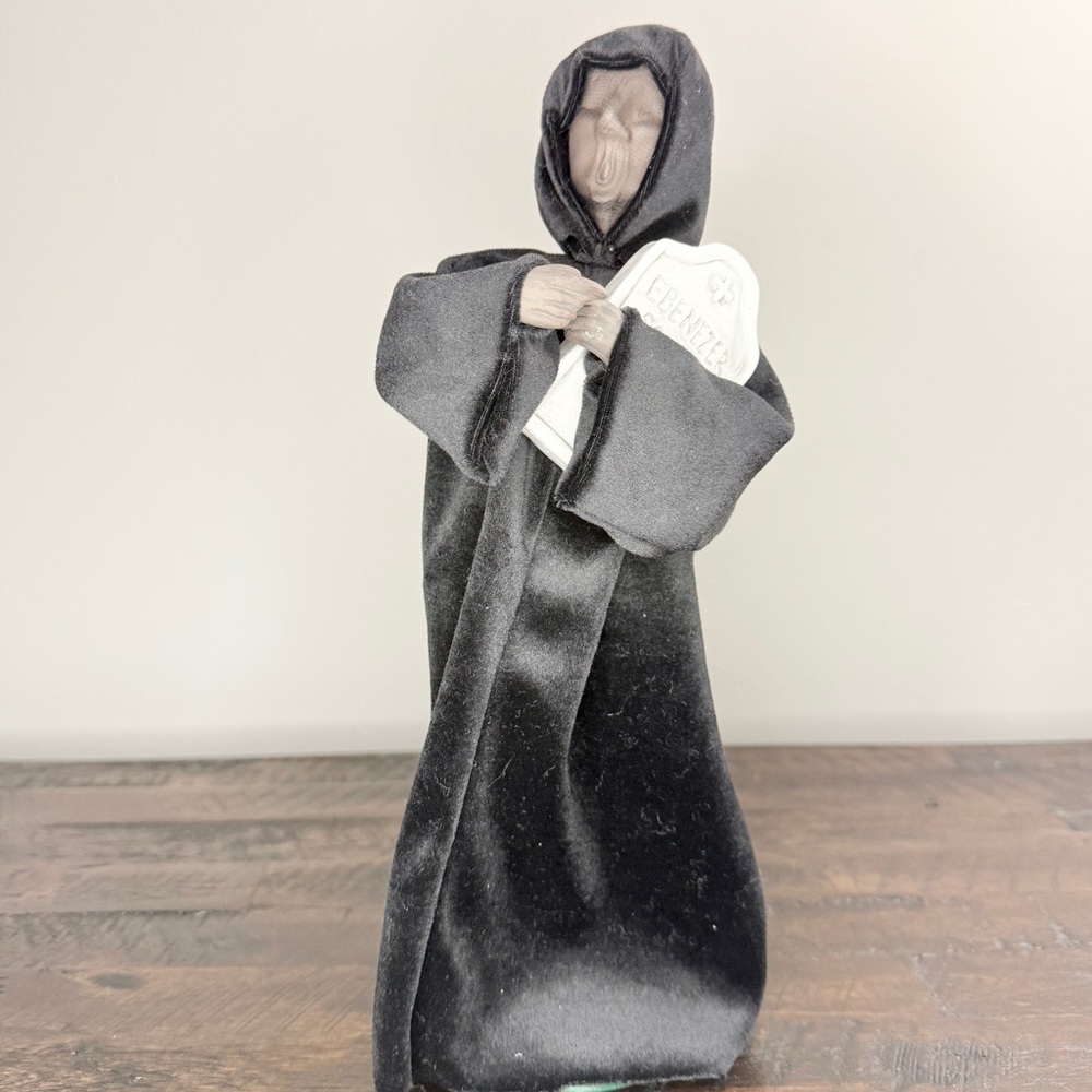 BYERS' CHOICE FUTURE SPIRIT A CHRISTMAS CAROL 2004 SIGNED